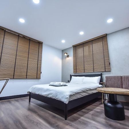 Eryang Homestay Tainan Bagian luar foto