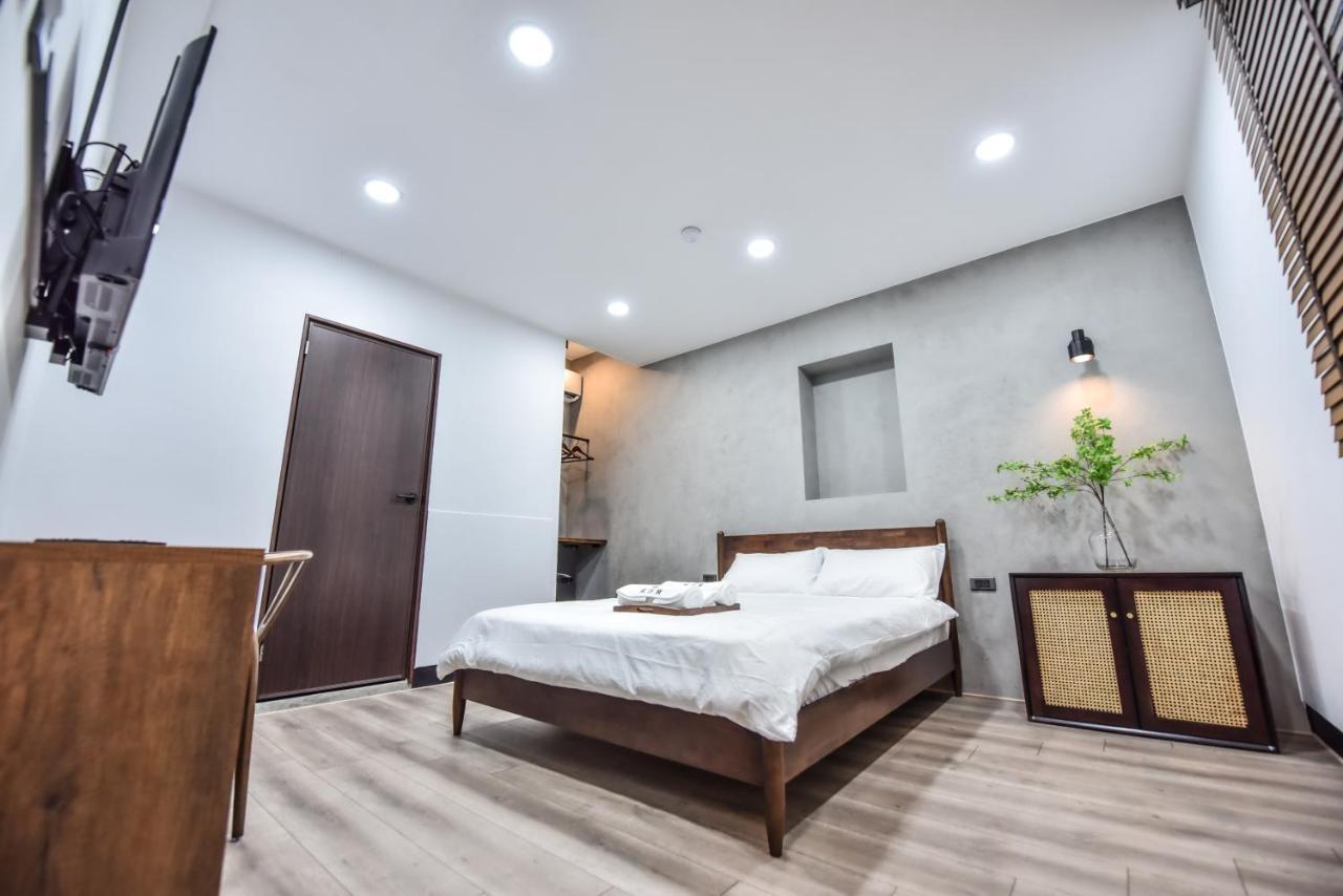 Eryang Homestay Tainan Bagian luar foto