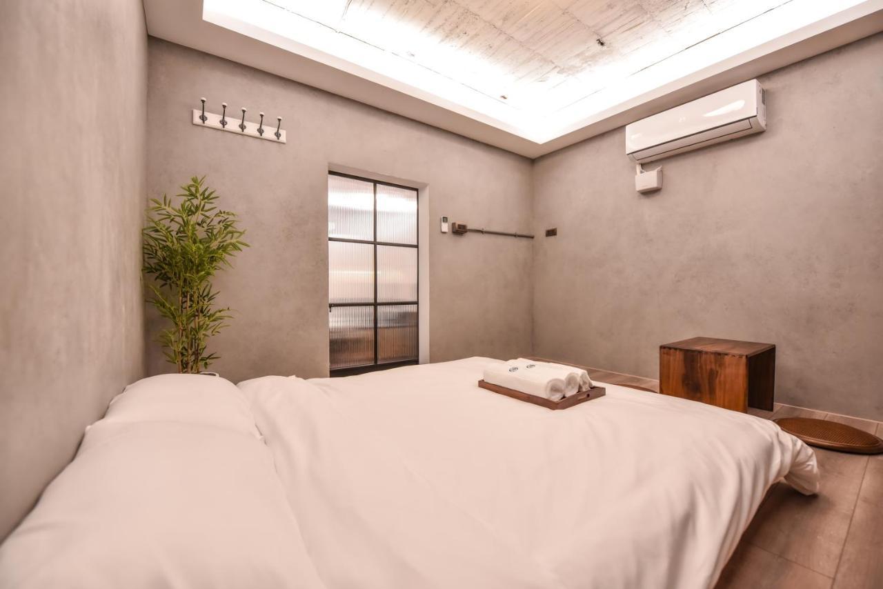 Eryang Homestay Tainan Bagian luar foto