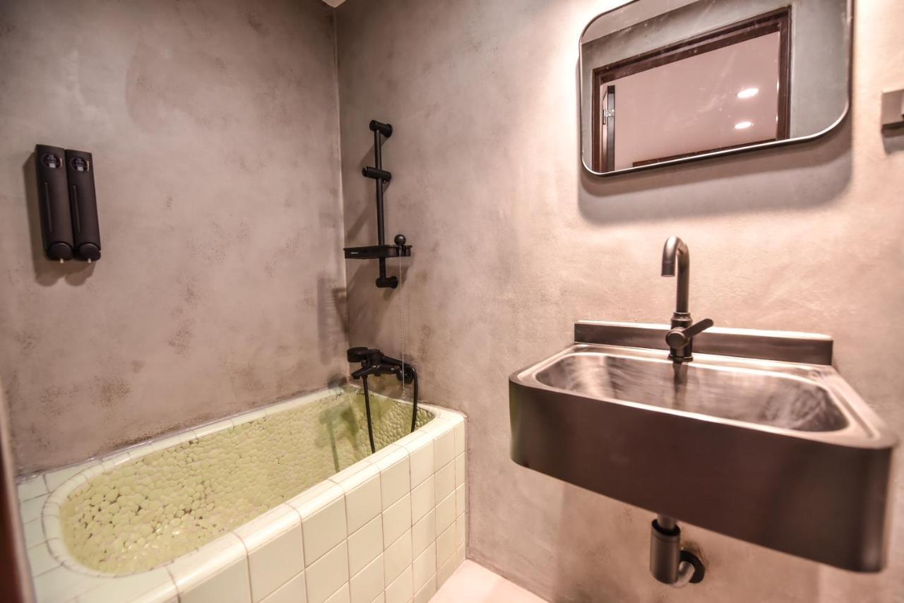 Eryang Homestay Tainan Bagian luar foto