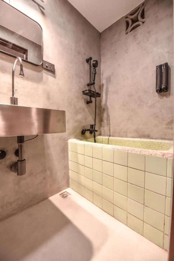 Eryang Homestay Tainan Bagian luar foto