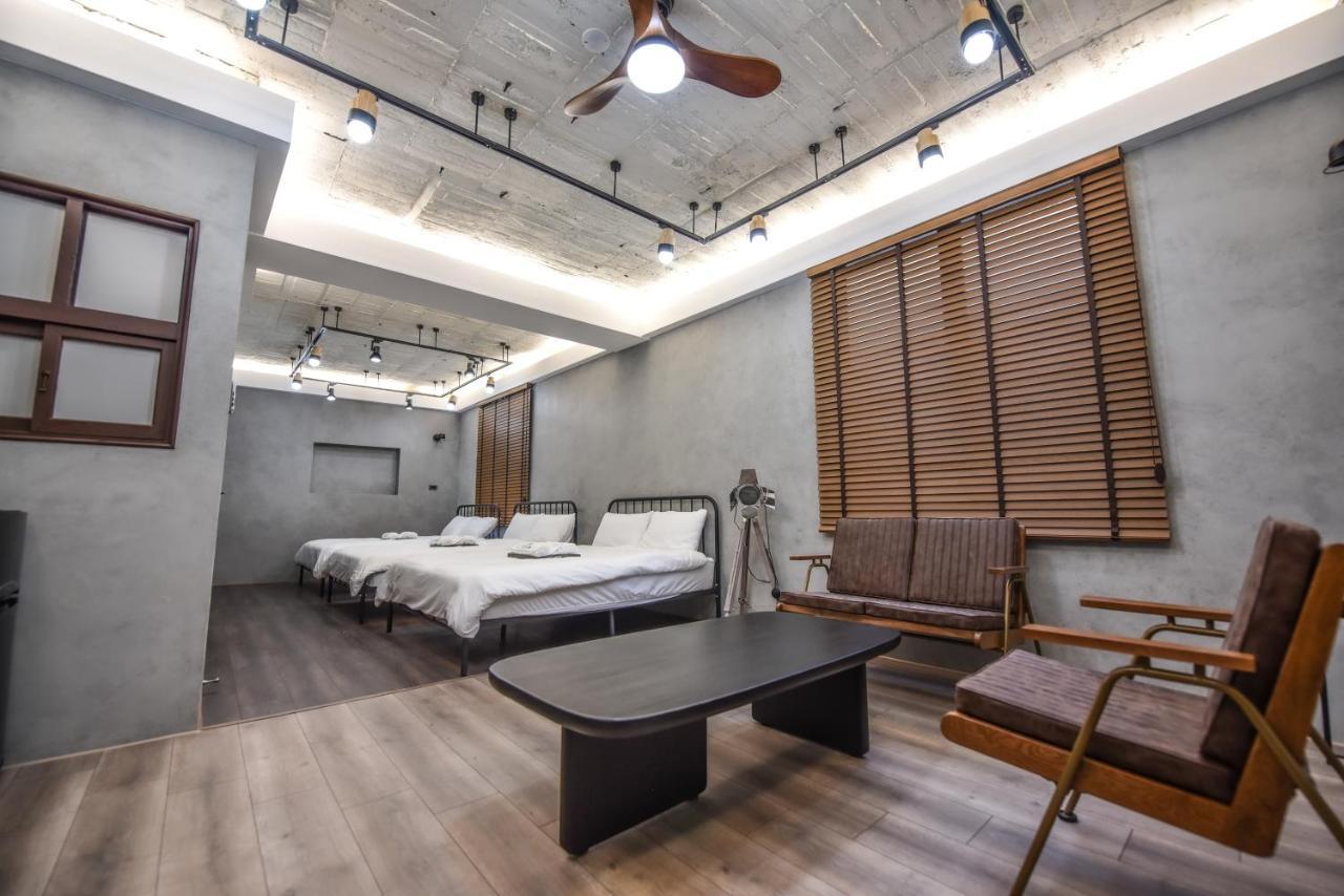 Eryang Homestay Tainan Bagian luar foto