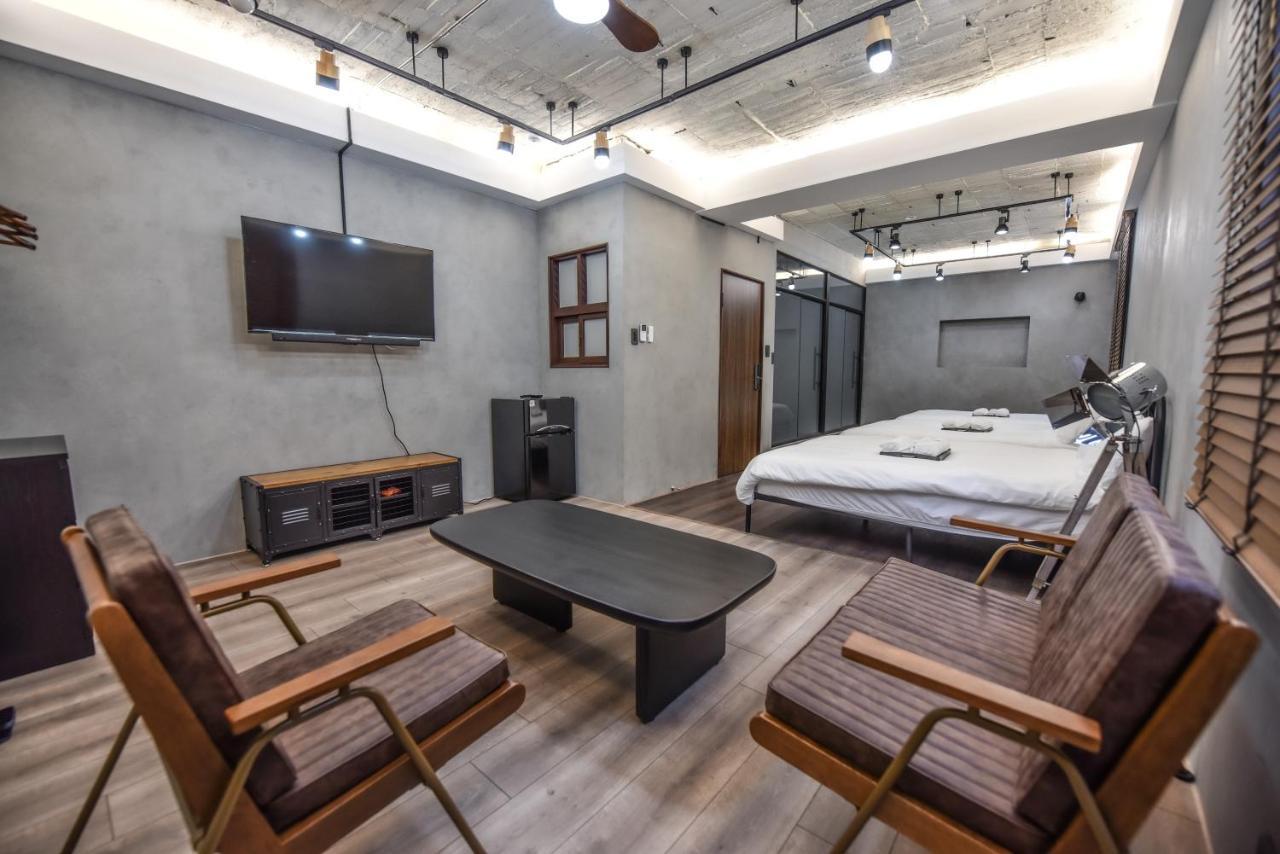 Eryang Homestay Tainan Bagian luar foto